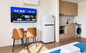Granville Studio Ensuite Toilet And Kitchen
